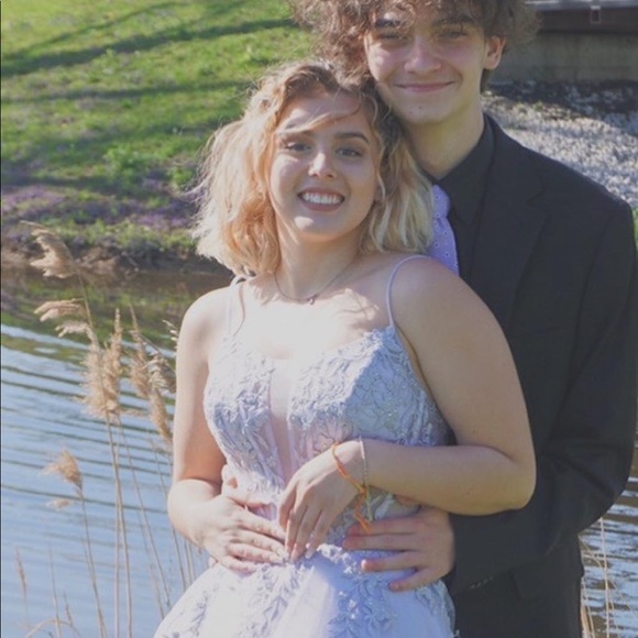 Meet your Posher, Nicole - Picture 7 of 12